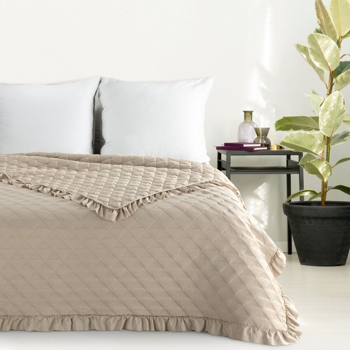 Bedspread Vanesa Beige 220 x 240 cm