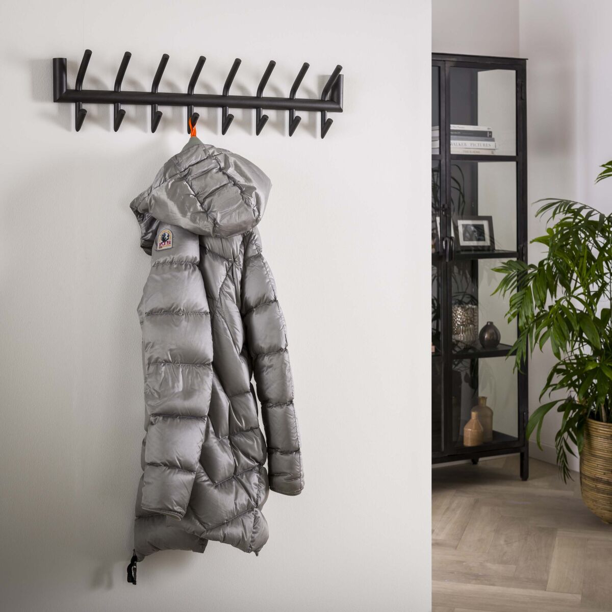 Tubo seinanagi 16 konksuga, seinakinnitus – Matt dark grey
