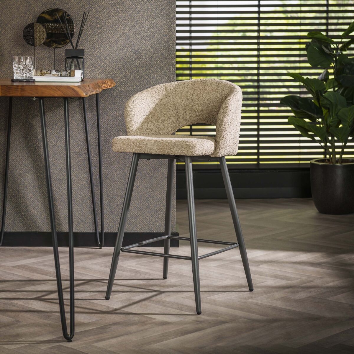 Bar chair Salon set of 2, stylish and practical – Bouclé sand