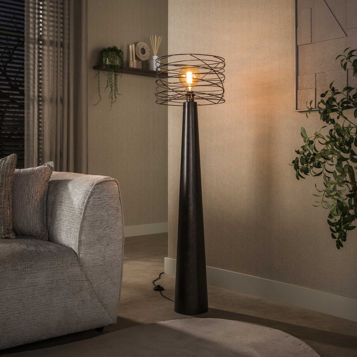 Moodne põrandalamp Curl 1-tulega, stiilne disain – Urban brown